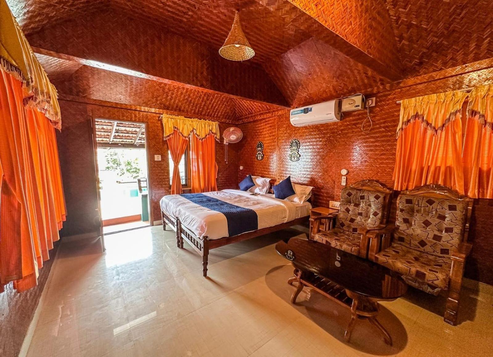 Sajeev Home Stay Cherai Beach Exterior photo