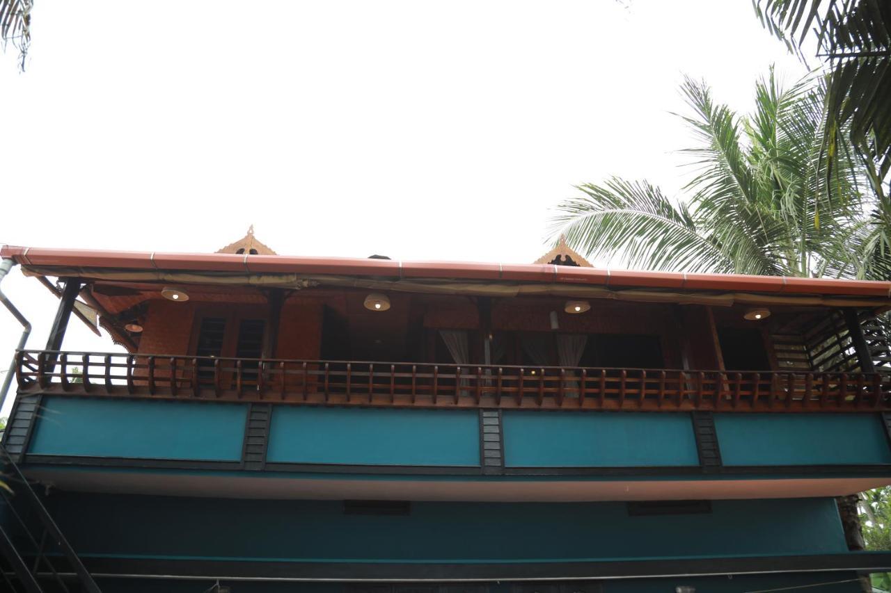 Sajeev Home Stay Cherai Beach Exterior photo
