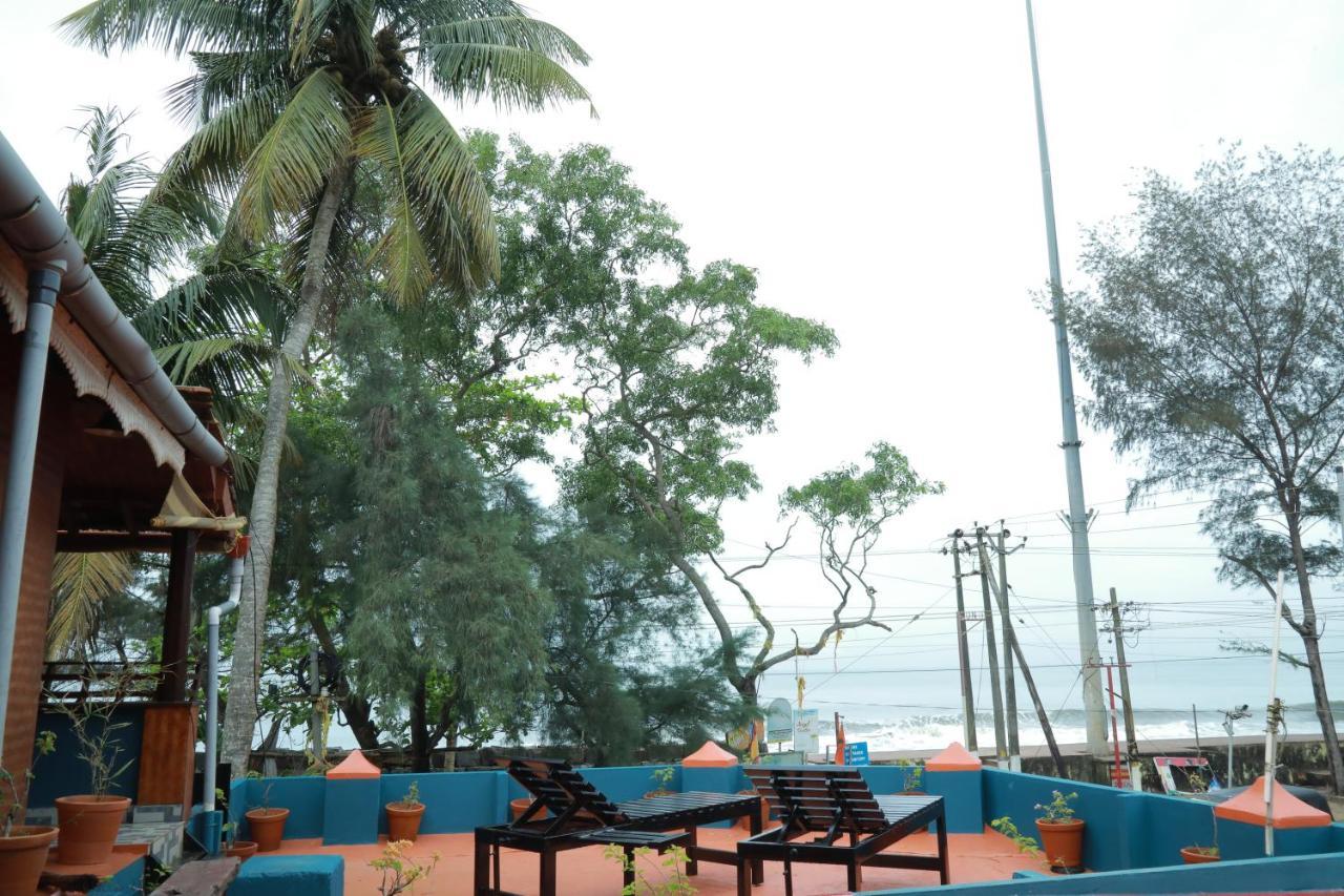 Sajeev Home Stay Cherai Beach Exterior photo